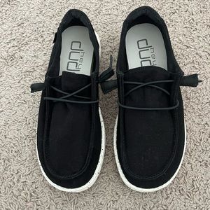Womens Black Wendy Hey Dudes size 6